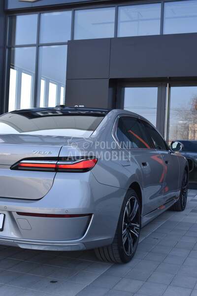 BMW 750 e xDrive Individual