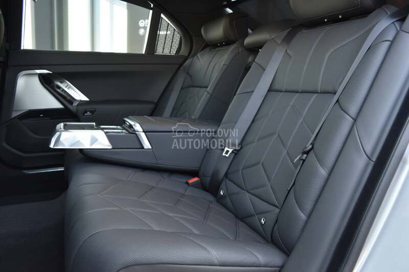 BMW 750 e xDrive Individual