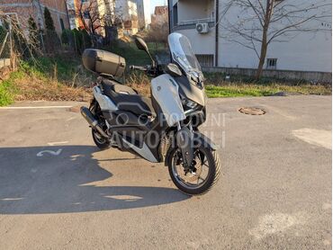 Yamaha XMAX Tech Max+ Akrapovic