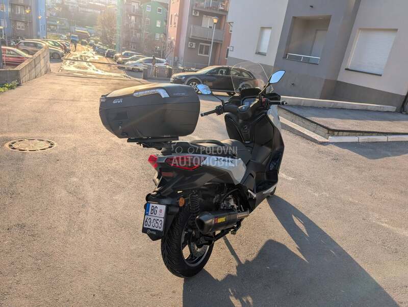 Yamaha XMAX Tech Max+ Akrapovic