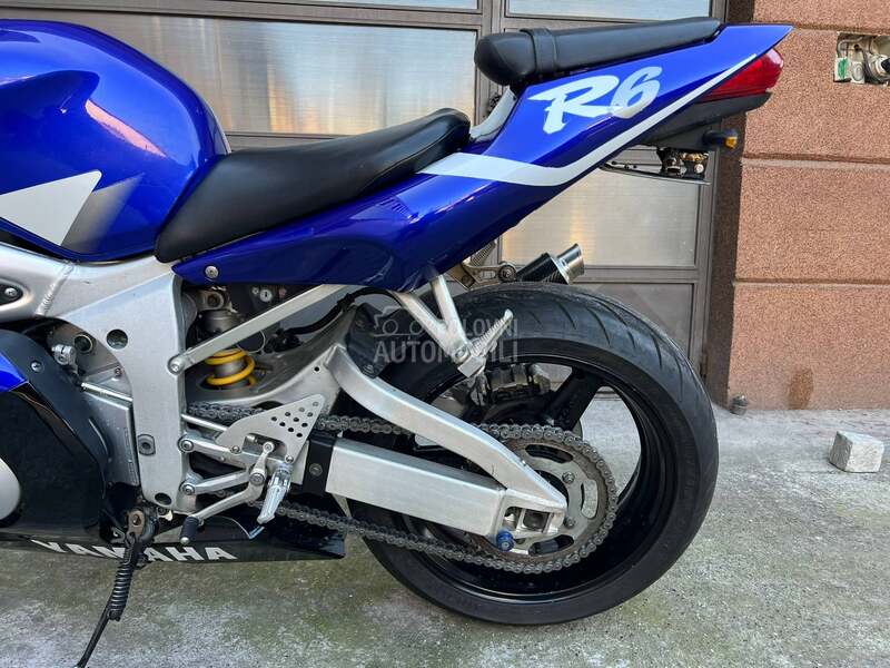 Yamaha YZF R6 FABRIKA