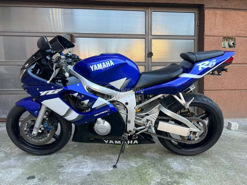 Yamaha YZF R6 FABRIKA