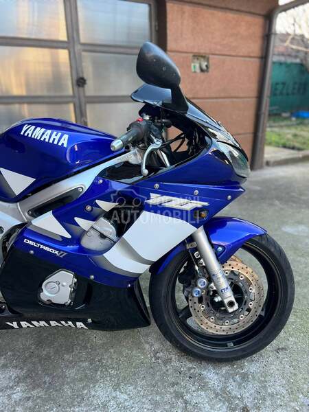 Yamaha YZF R6 FABRIKA