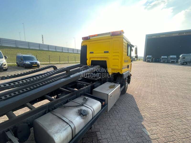 MAN 12.240 FALKOM NAVOZ