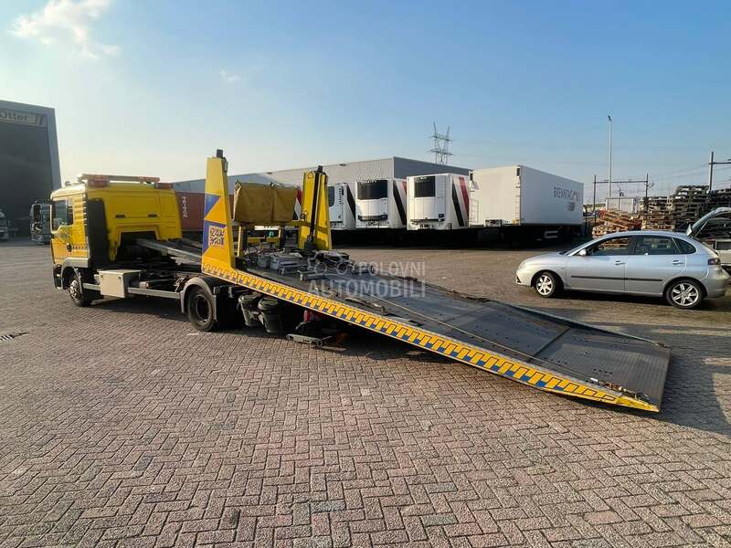 MAN 12.240 FALKOM NAVOZ