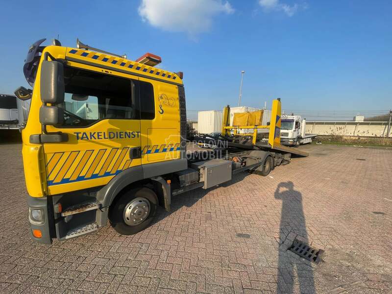 MAN 12.240 FALKOM NAVOZ