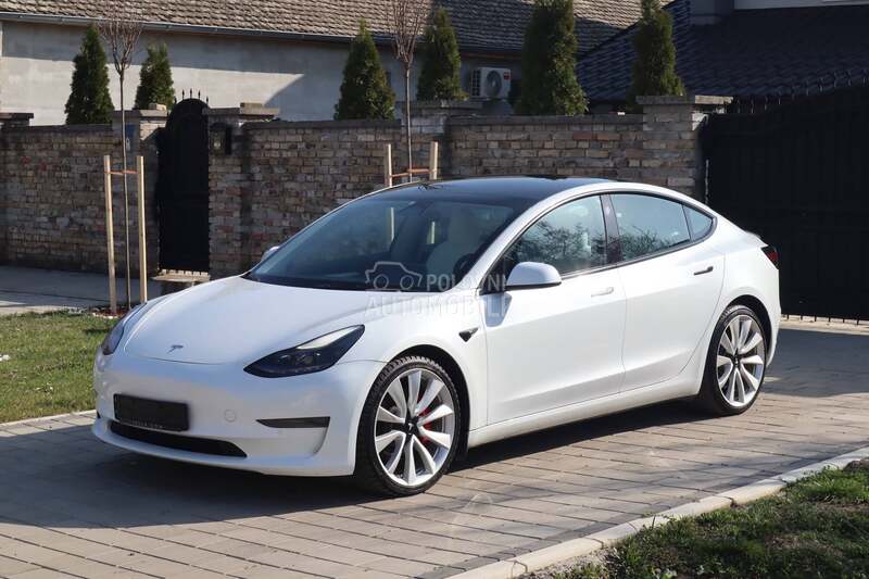 Tesla Model 3 AWD Performance