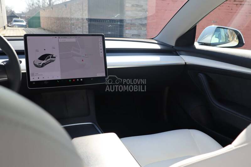 Tesla Model 3 AWD Performance