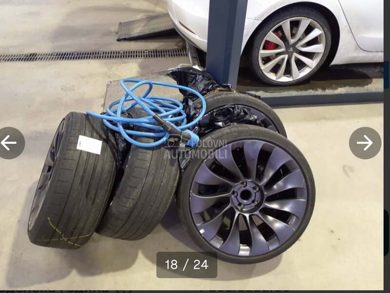 Tesla Model 3 AWD Performance