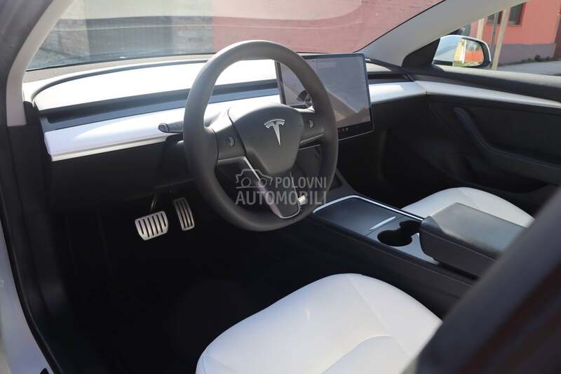 Tesla Model 3 AWD Performance