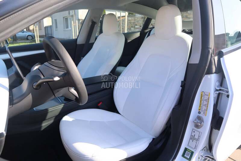 Tesla Model 3 AWD Performance