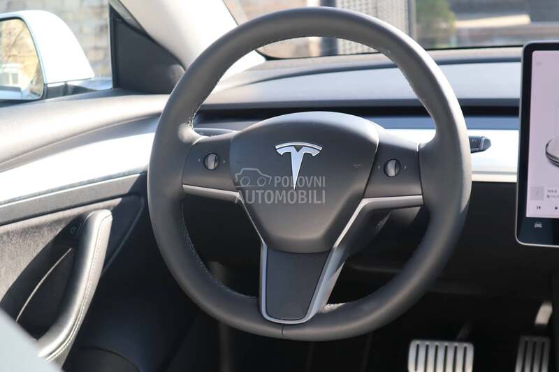 Tesla Model 3 AWD Performance