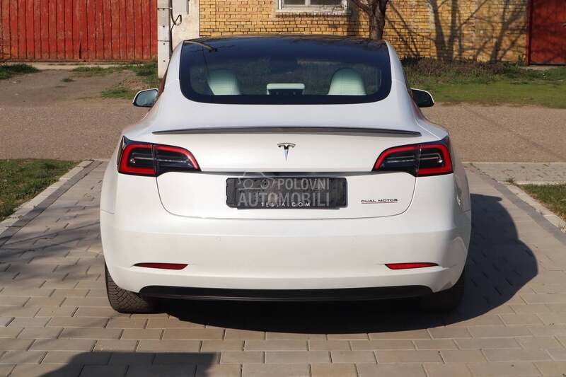 Tesla Model 3 AWD Performance