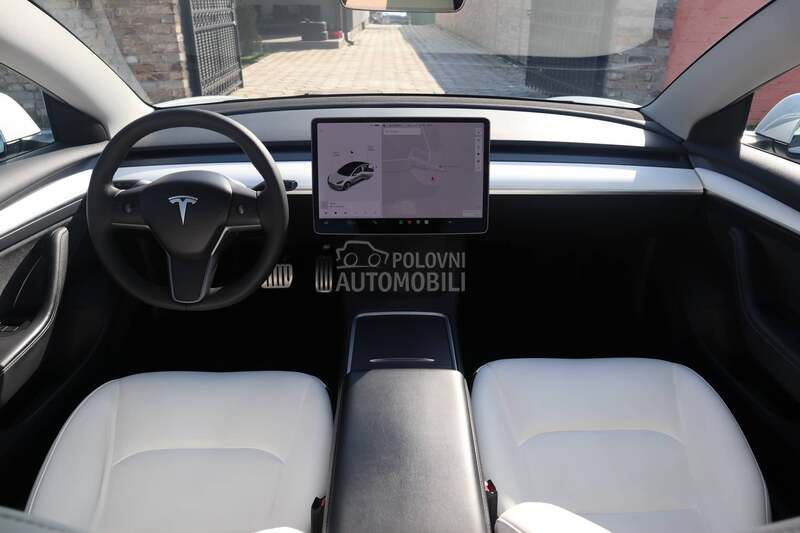 Tesla Model 3 AWD Performance