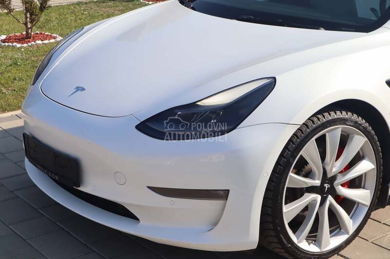 Tesla Model 3 AWD Performance