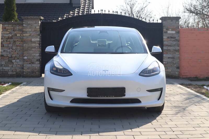 Tesla Model 3 AWD Performance