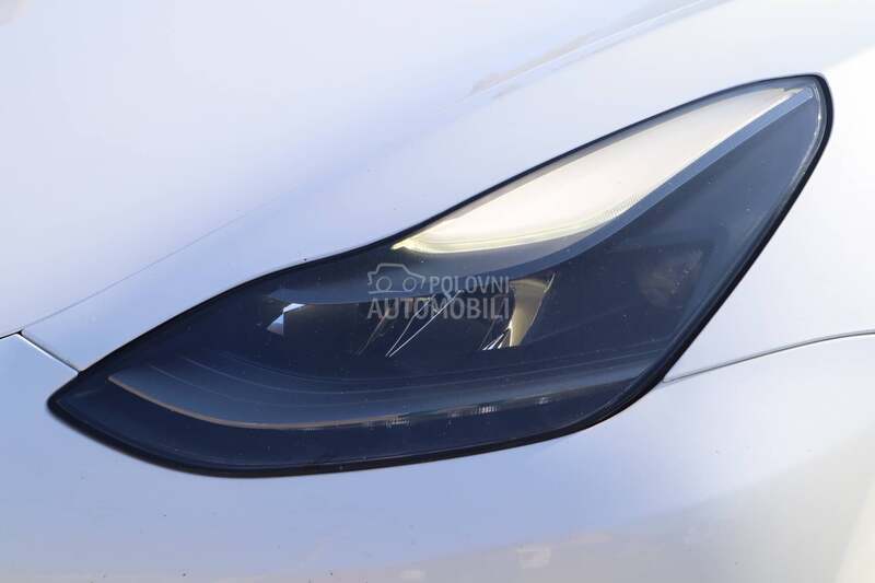 Tesla Model 3 AWD Performance