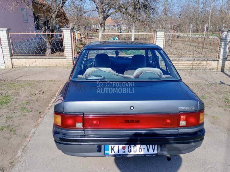 Mazda 323 