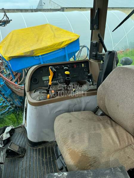 John Deere 7820