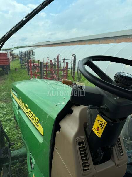 John Deere 7820