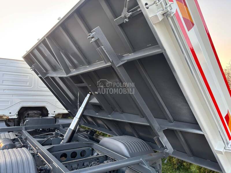 Mercedes Benz ATEGO818