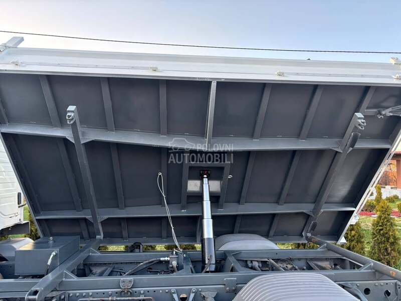 Mercedes Benz ATEGO818