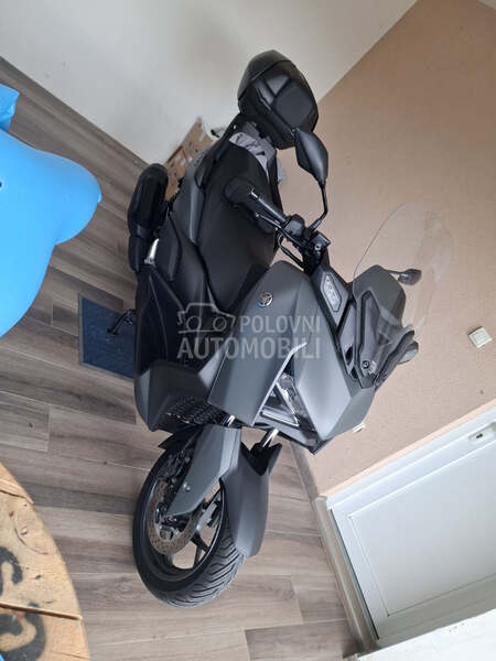 Yamaha Xmax / čitaj opis