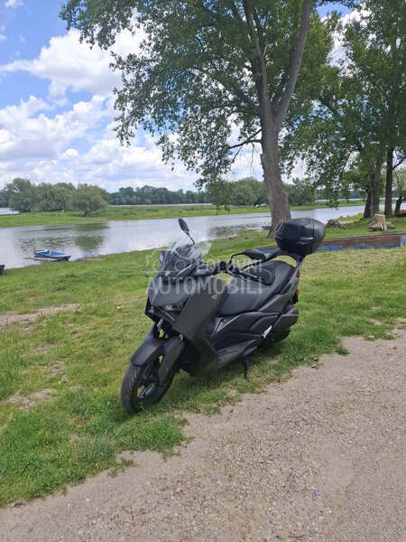 Yamaha Xmax / čitaj opis