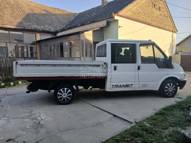 Ford Transit putar top stanje
