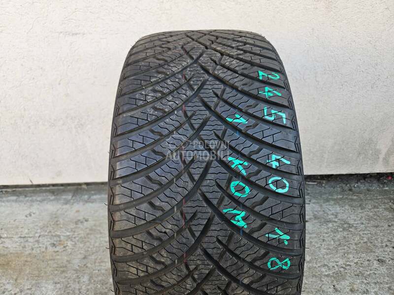 Ostalo 245/40 R18 Sve sezone