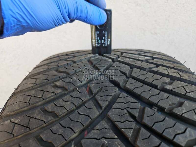 Ostalo 245/40 R18 Sve sezone