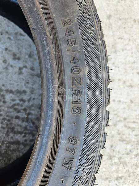 Ostalo 245/40 R18 Sve sezone