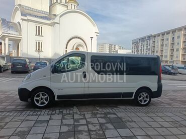 Opel Vivaro PRODZENI / KROVNA KLIMA