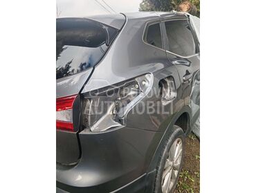 Leva i desna polustranica za Nissan Qashqai