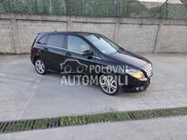 Mercedes Benz B 180 
