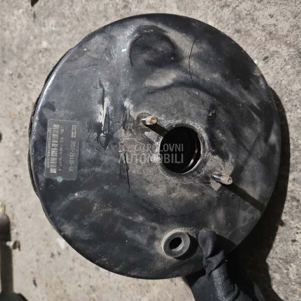 Kočiona servo pumpa