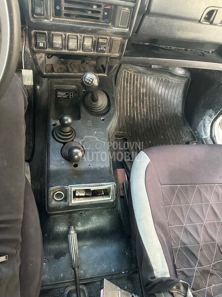 Lada Niva servo