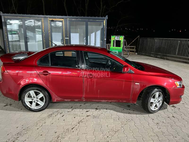 Mitsubishi Lancer 