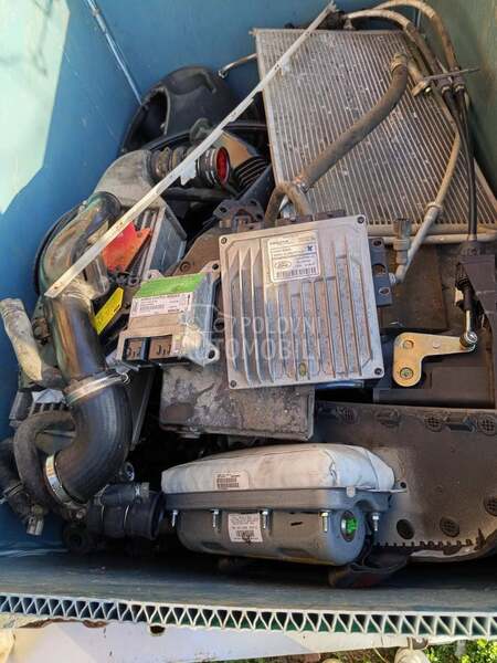 Ford Focus 2016. god. -  kompletan auto u delovima