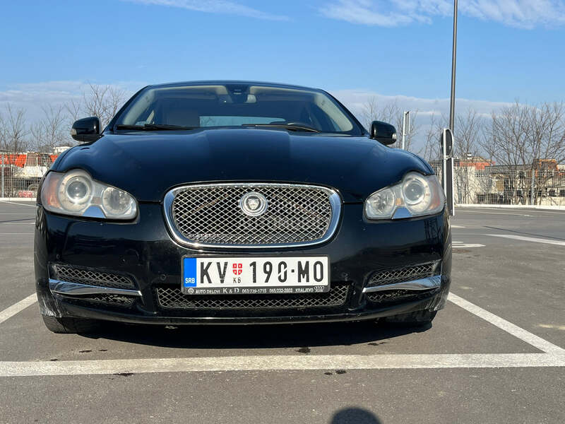 Jaguar XF 