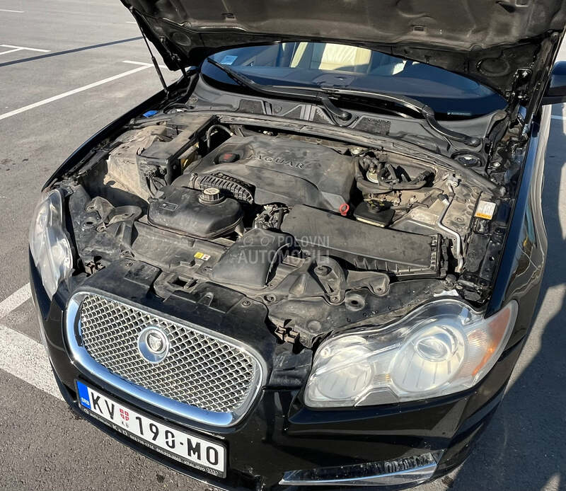 Jaguar XF 