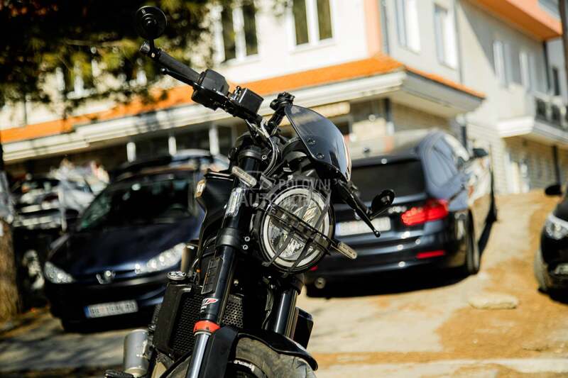 Husqvarna 401 Svartpilen