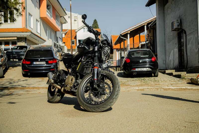 Husqvarna 401 Svartpilen