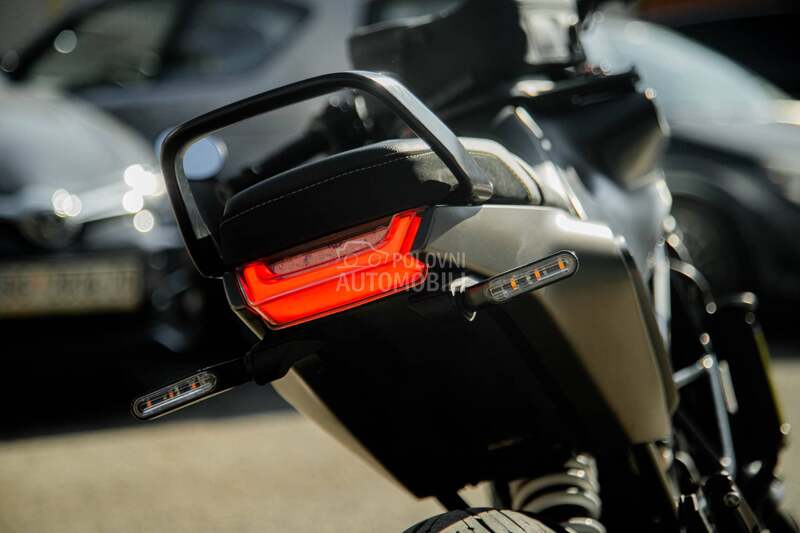 Husqvarna 401 Svartpilen