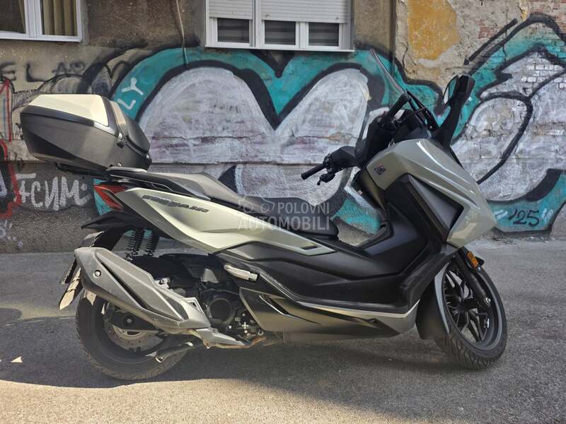 Honda Forza 350