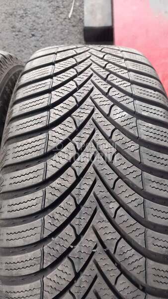 Semperit 215/60 R16 Zimska