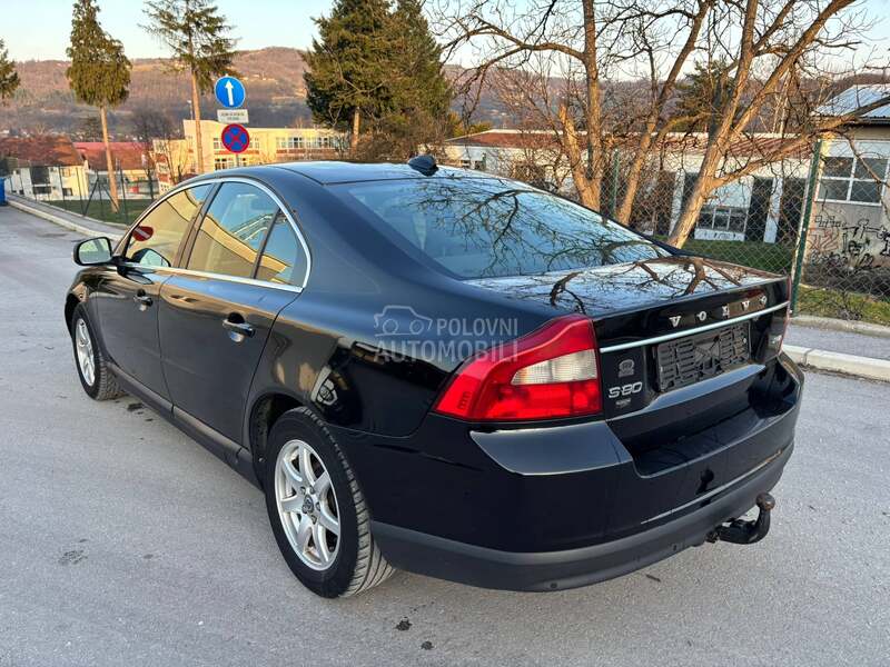 Volvo S80 