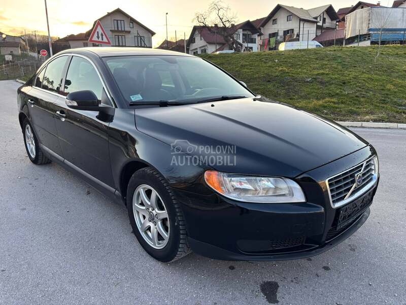 Volvo S80 