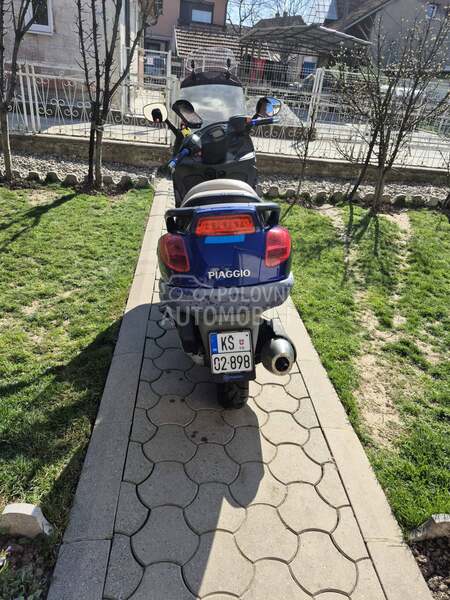 Piaggio X9