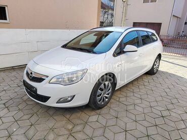 Opel Astra J 